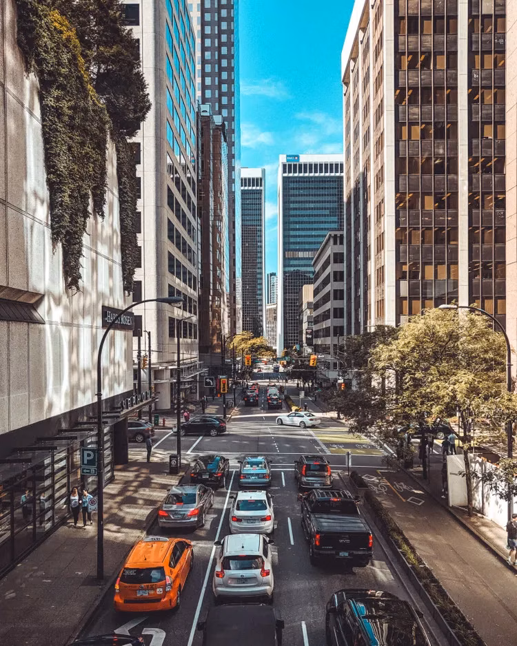 discover-vancouvers-best-affordable-luxury-hotels-for-your-2026-getaway-image-9