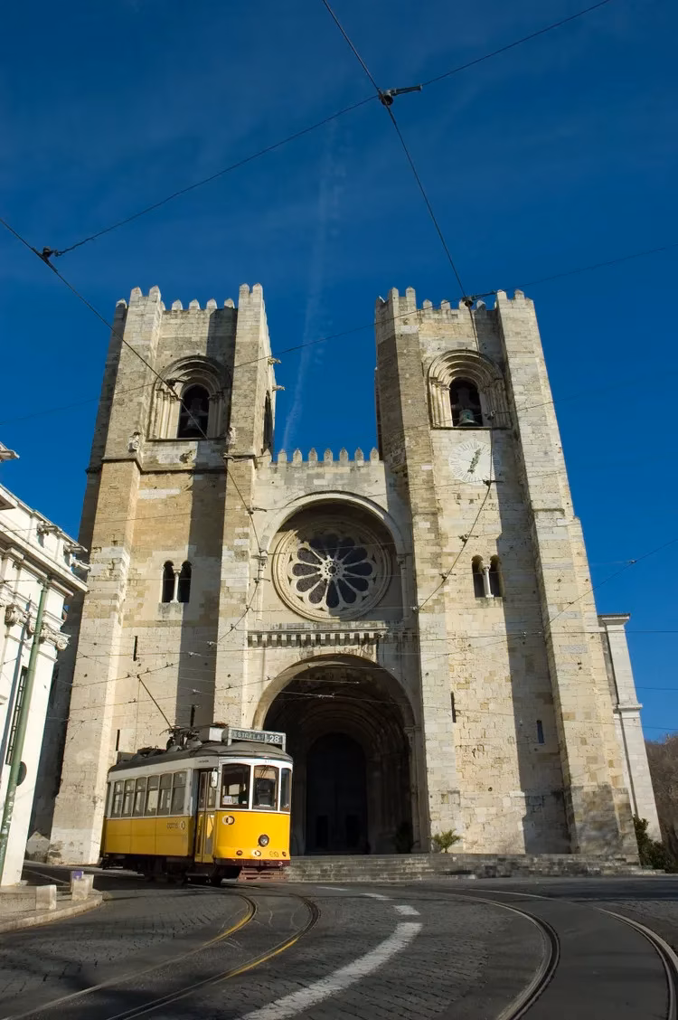 my-2026-lisbon-luxury-hotel-guide-where-to-stay-for-an-unforgettable-escape-image-2